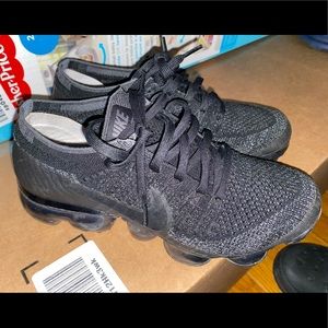 Women’s Air VaporMax Flyknit Black 6.5